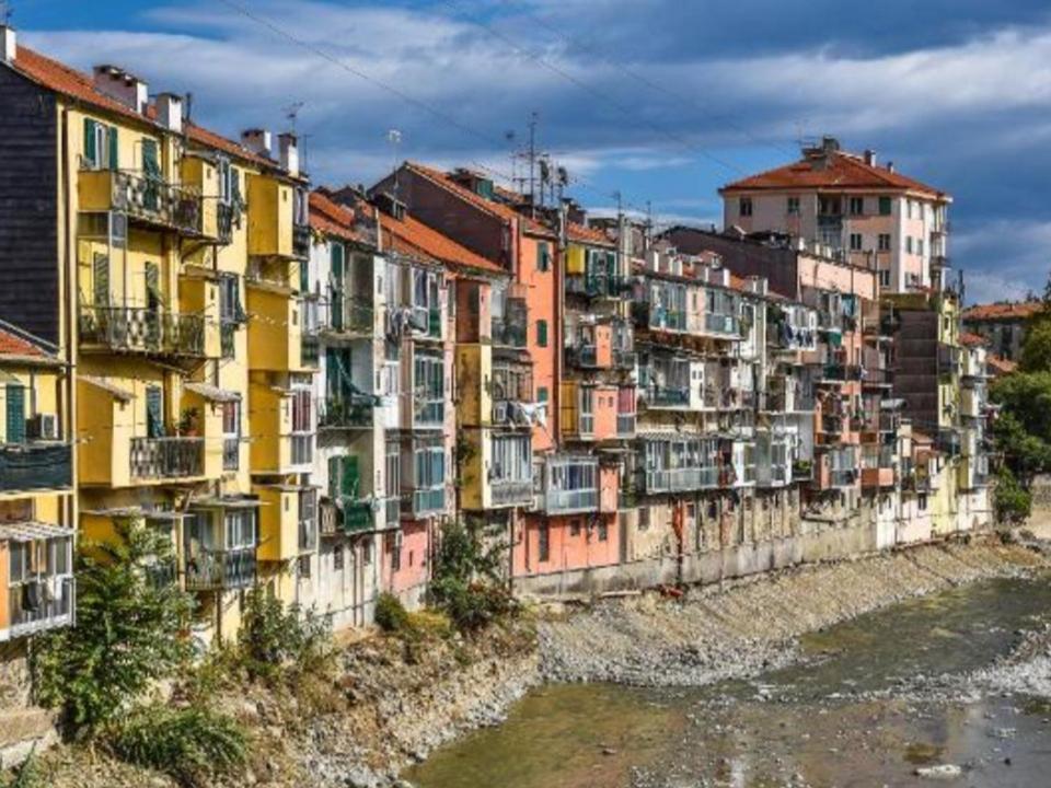 A Casa Di Pizz - Bilocale Con Parcheggio Privato Apartment Savona Ngoại thất bức ảnh